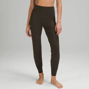 Lululemon Align High-rise Jogger pant in black